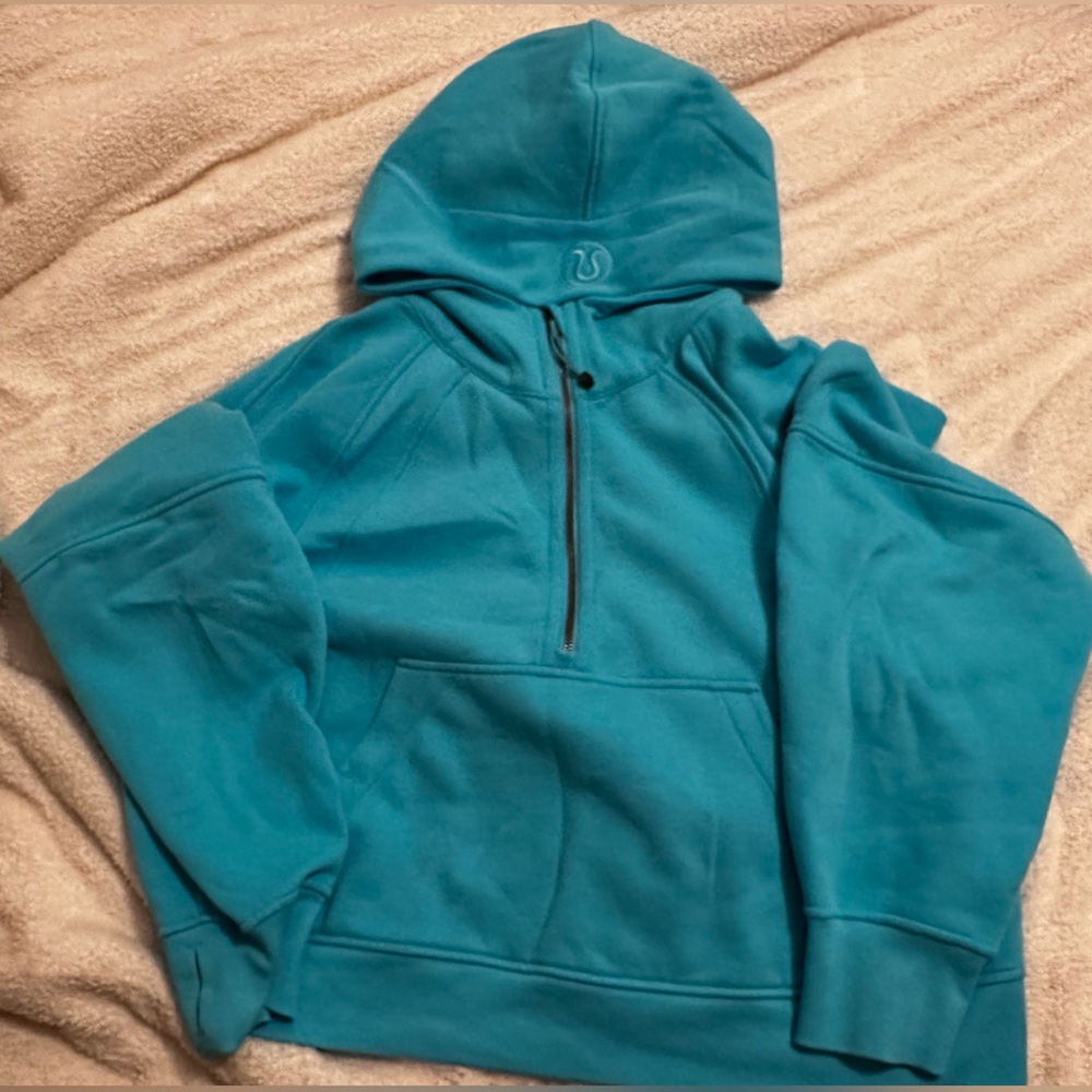 Like New Lululemon Full Zip Scuba in Electric Turquoise size XL/XXL
